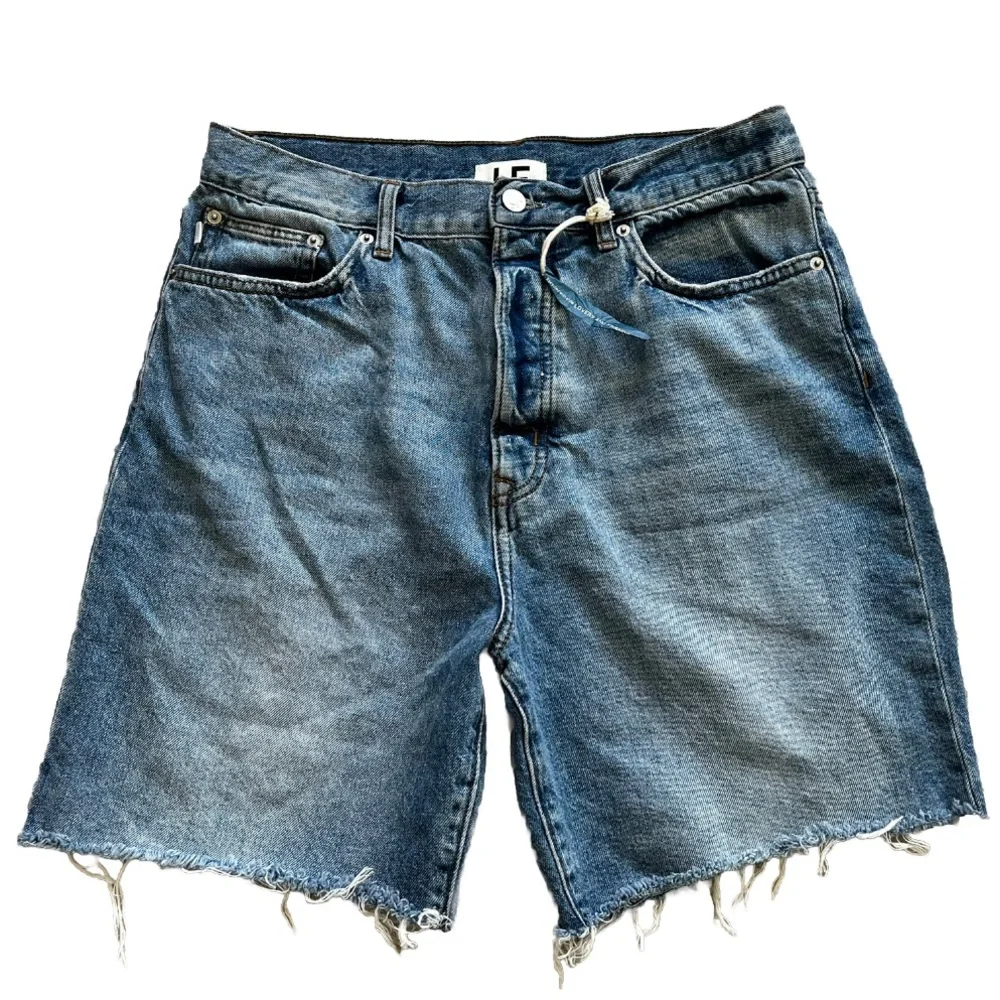 LOVERS AND FRIENDS NWT HIGH RISE 90s CUTOFF SHORTS SIZE 30 Y2K TRENDY - Picture 13 of 13
